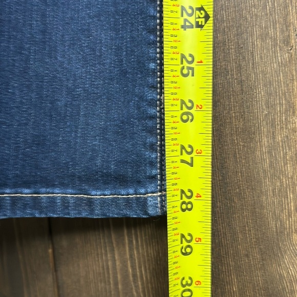 (12)
White House Black Market• Boot Cut•dark wash•Size 10S•EUC - Picture 7 of 7